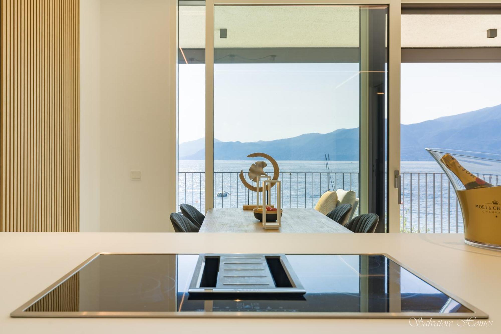 Salvatorehomes - Luxurious Dreamview Waterfront Apartment In Torri Del Benaco With Pool - Casa Azura - A 5 Star Luxury Collection At Lake Garda Εξωτερικό φωτογραφία