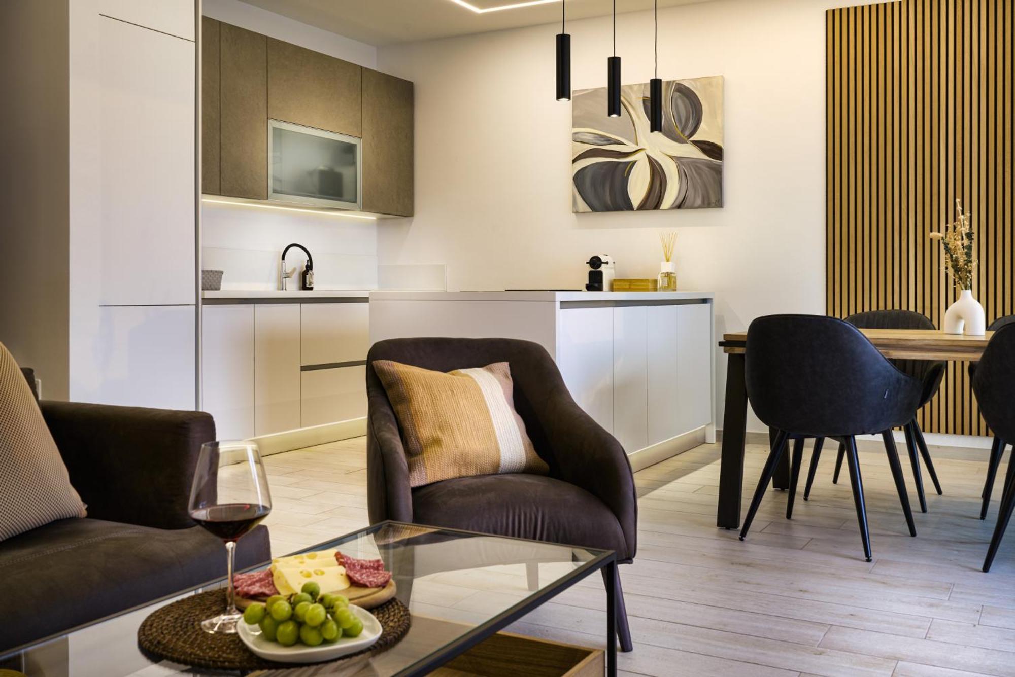 Salvatorehomes - Luxurious Dreamview Waterfront Apartment In Torri Del Benaco With Pool - Casa Azura - A 5 Star Luxury Collection At Lake Garda Εξωτερικό φωτογραφία